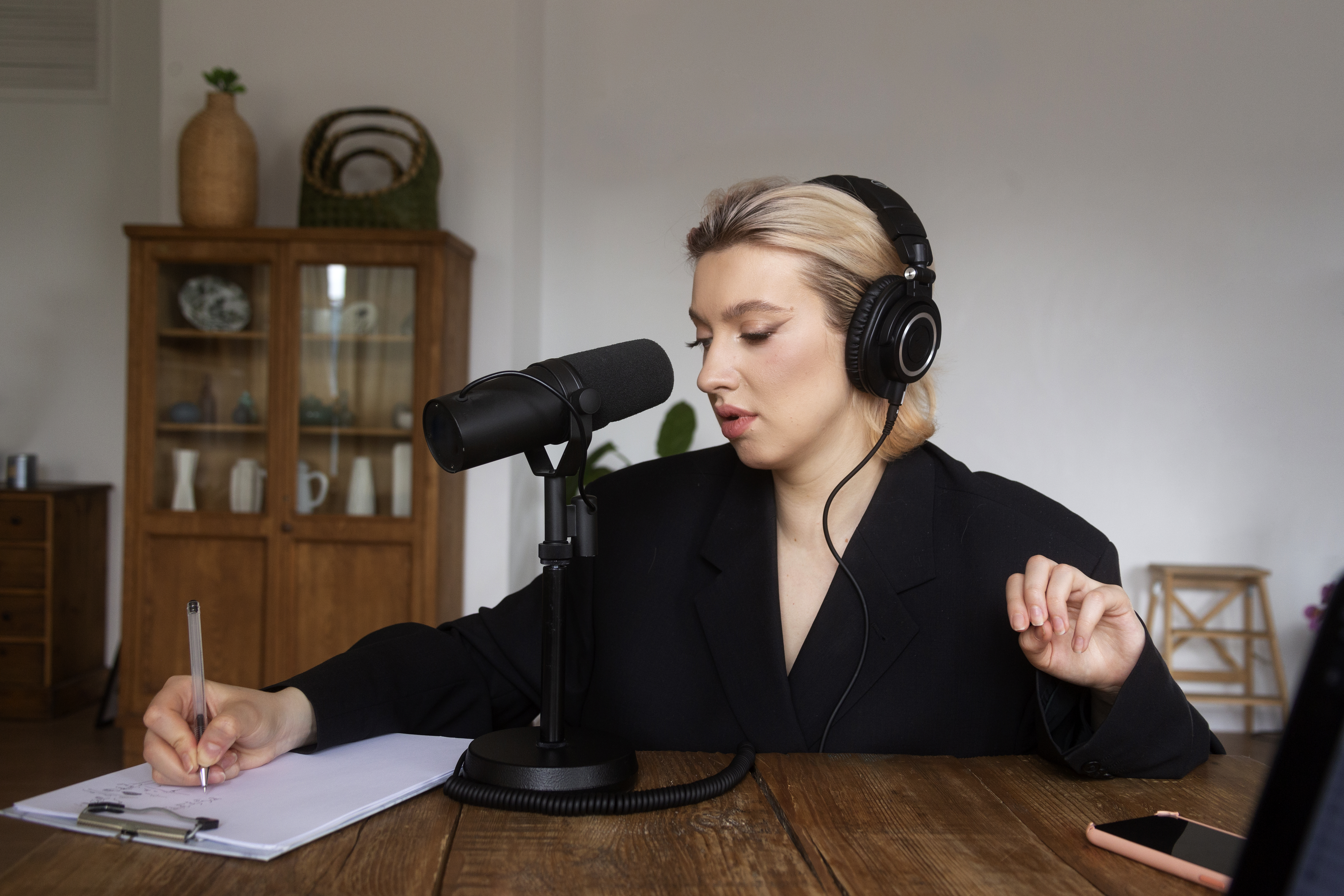 How Real-Time Speech Translation Works: ASR, Segmentation, and Context